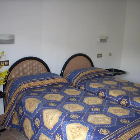 Astra Hotel 3*