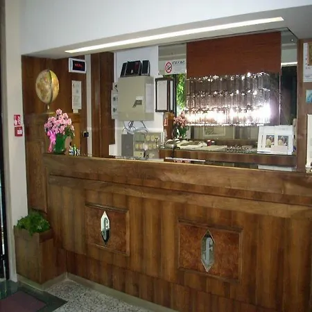Astra Hotel 3*