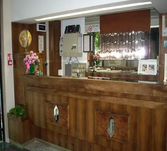Astra Hotel 3*